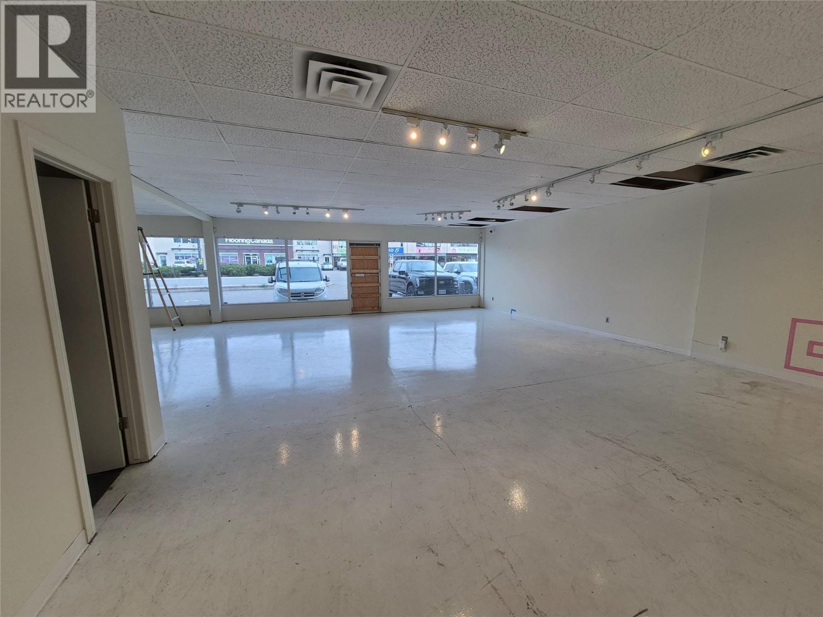 3 310 Banks Road, Kelowna