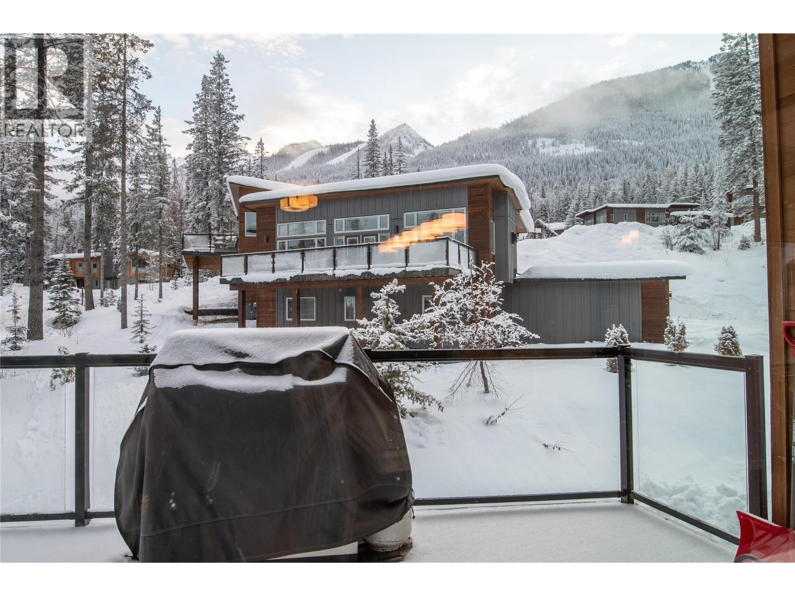 1637 THOMPSON CRESCENT - 10