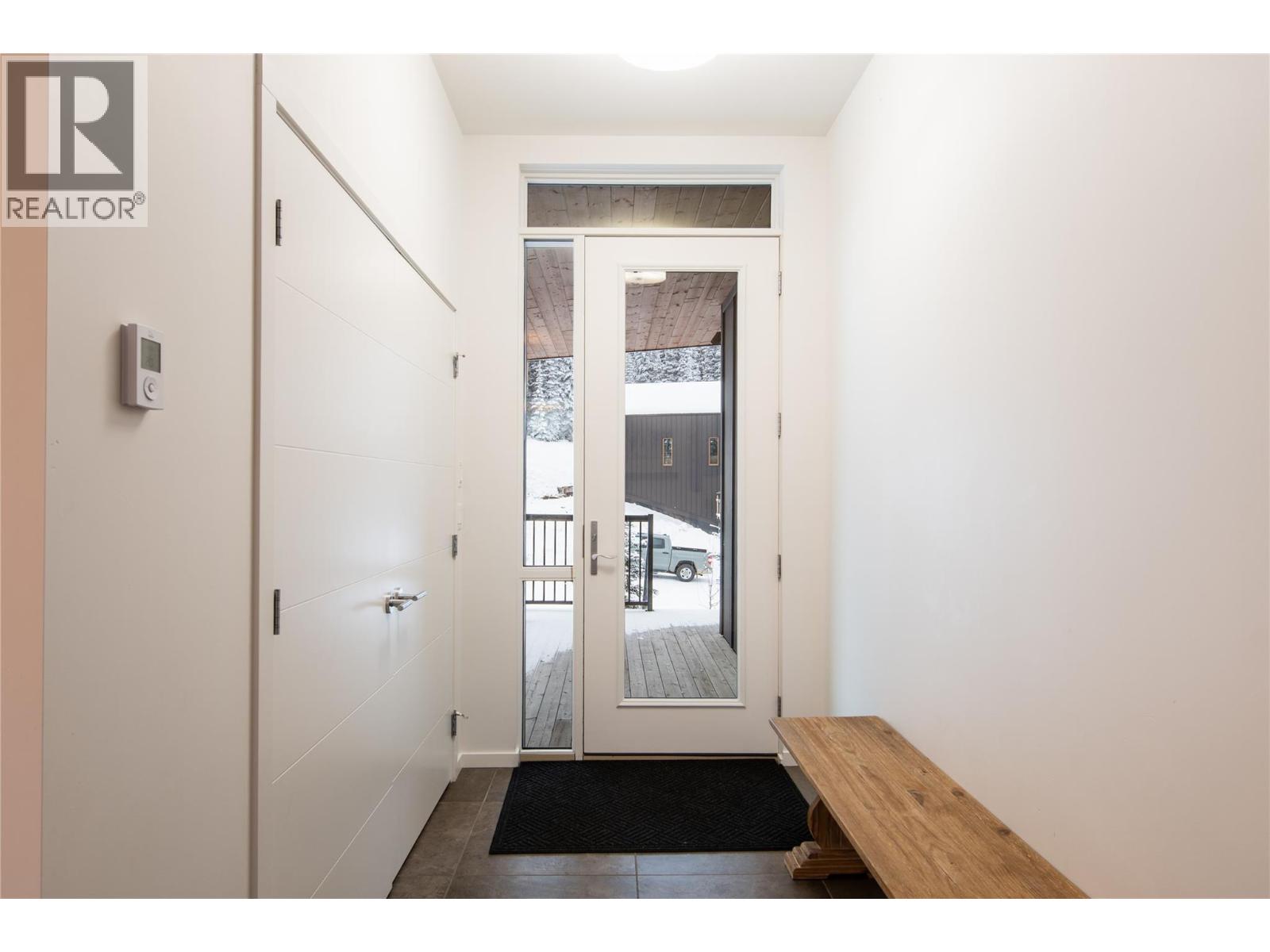 1637 THOMPSON CRESCENT - 11