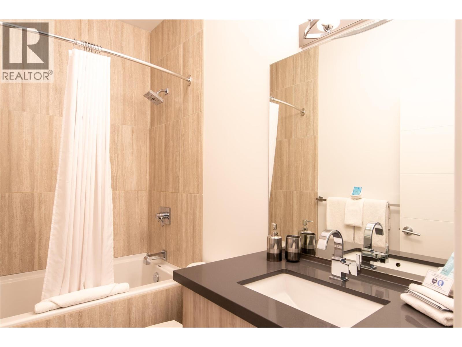 1637 THOMPSON CRESCENT - 16