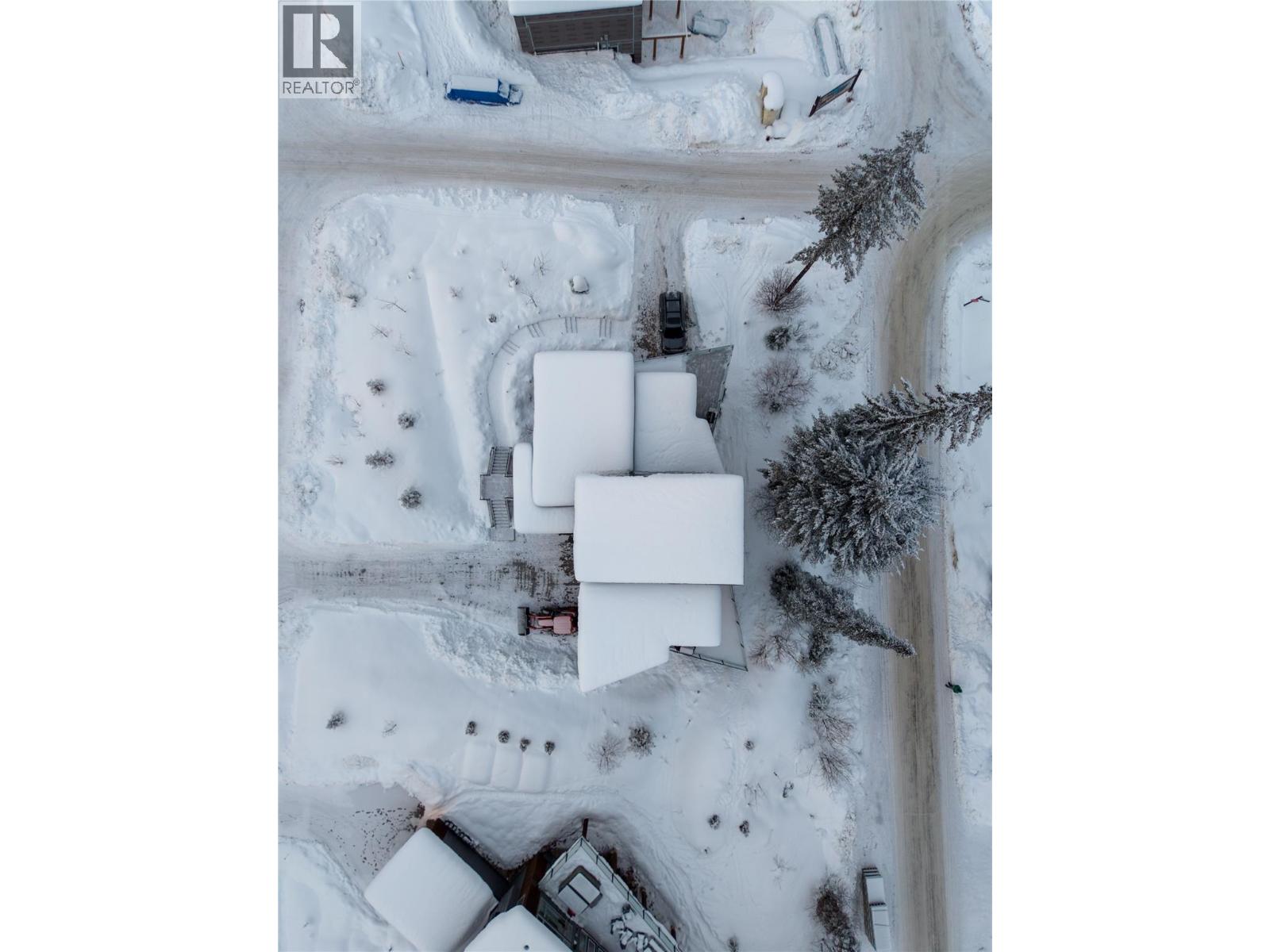 1637 THOMPSON CRESCENT - 29