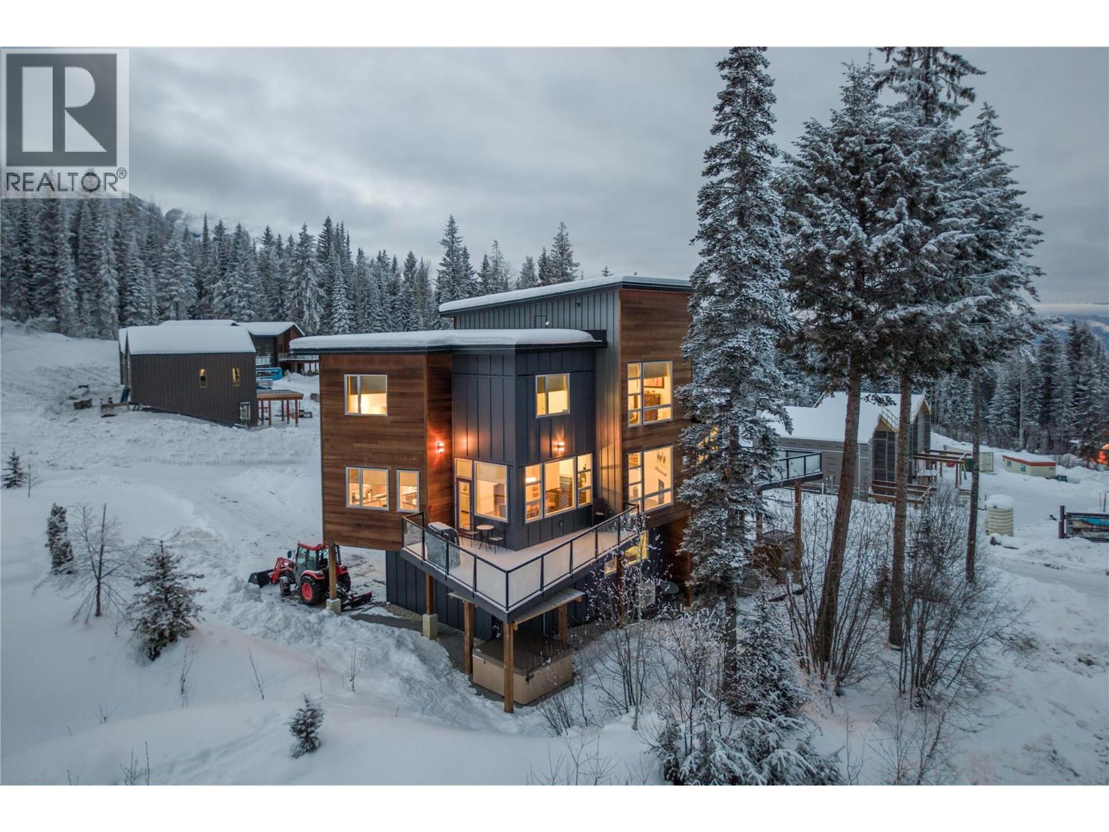 1637 THOMPSON CRESCENT - 36