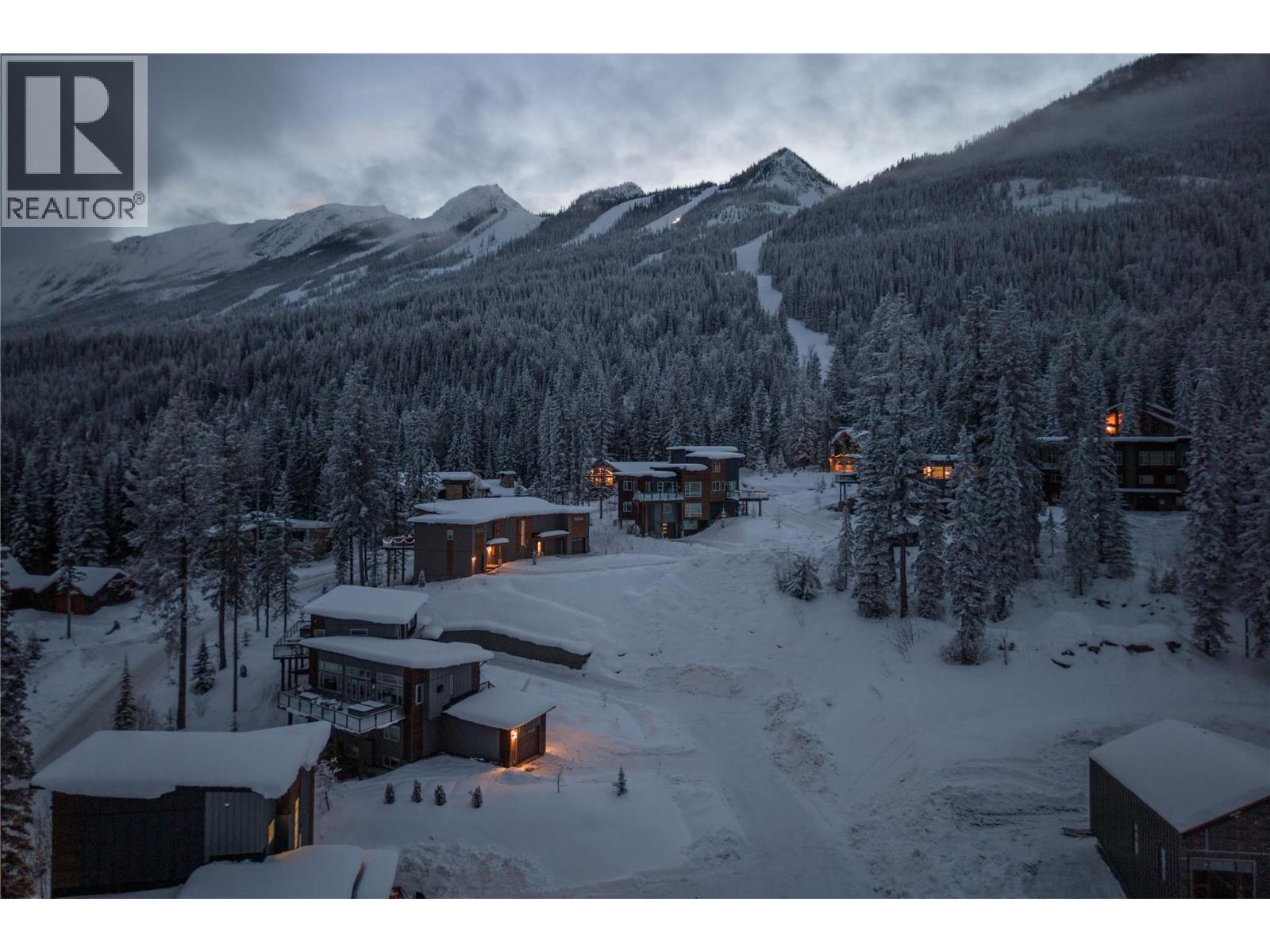 1637 THOMPSON CRESCENT - 38