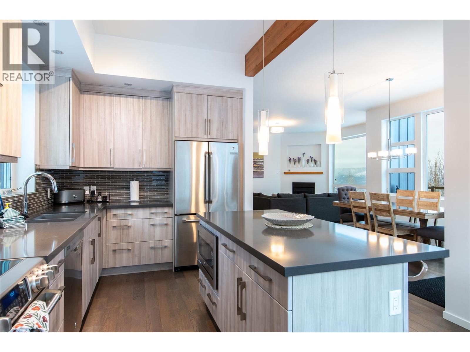 1637 THOMPSON CRESCENT - 6