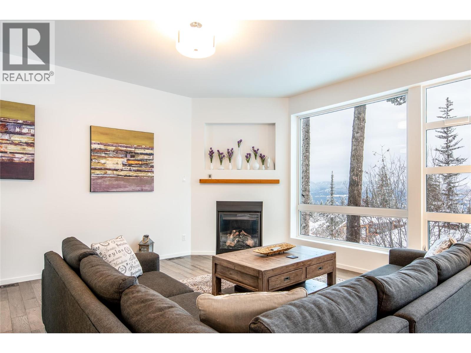 1637 THOMPSON CRESCENT - 9