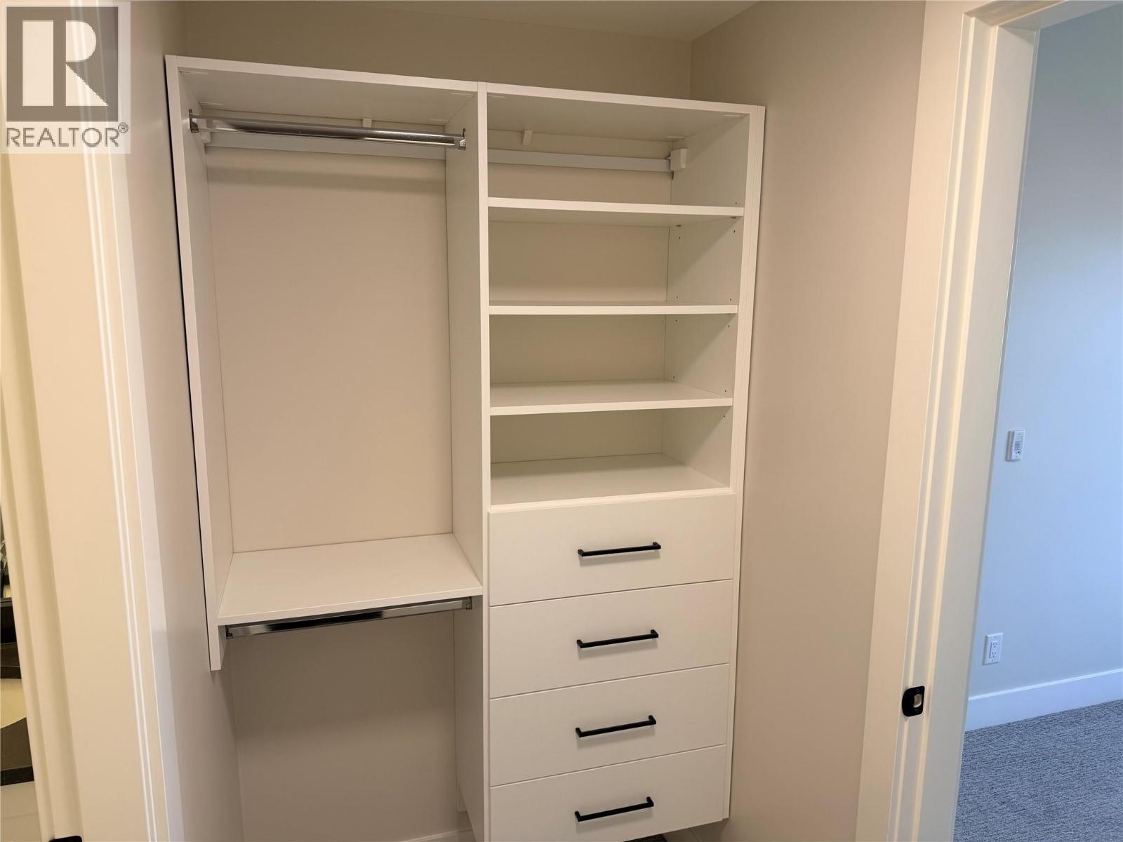 #202 2171 VAN HORNE DRIVE - 8