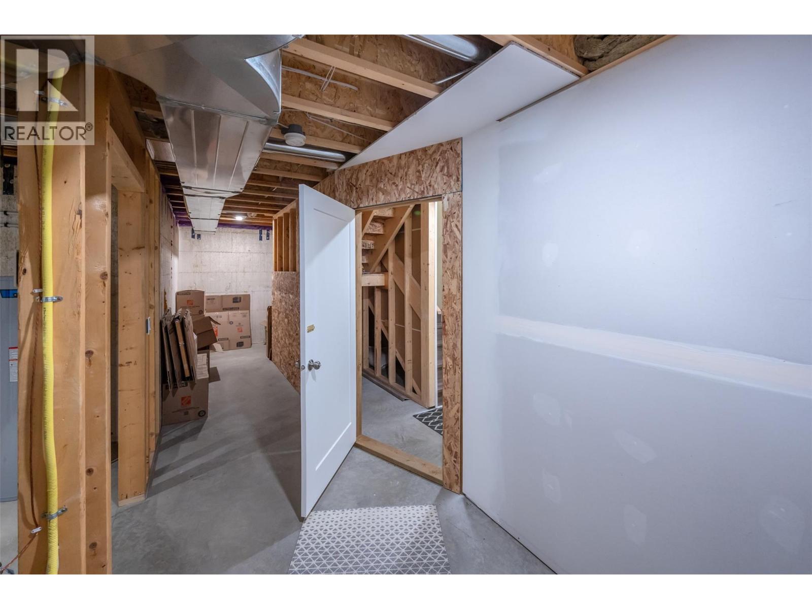 6654 Bellevue Drive, Oliver