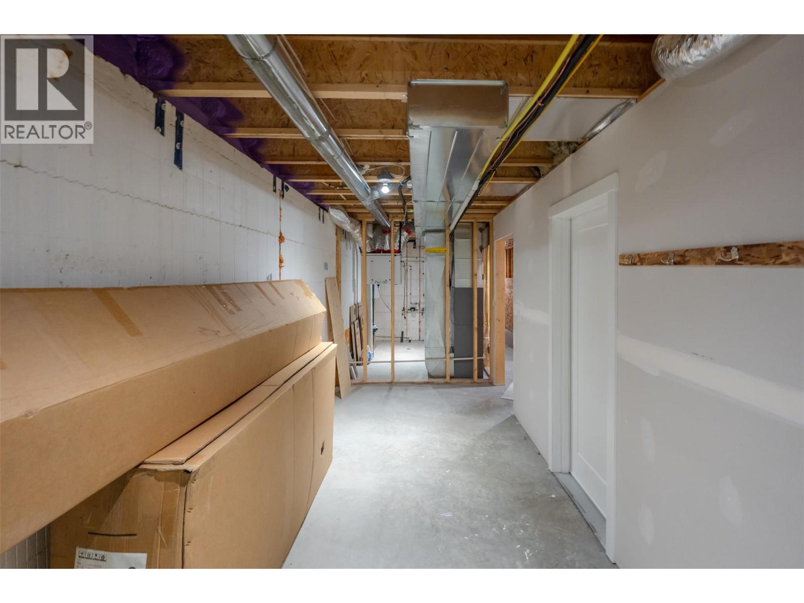 6654 Bellevue Drive, Oliver