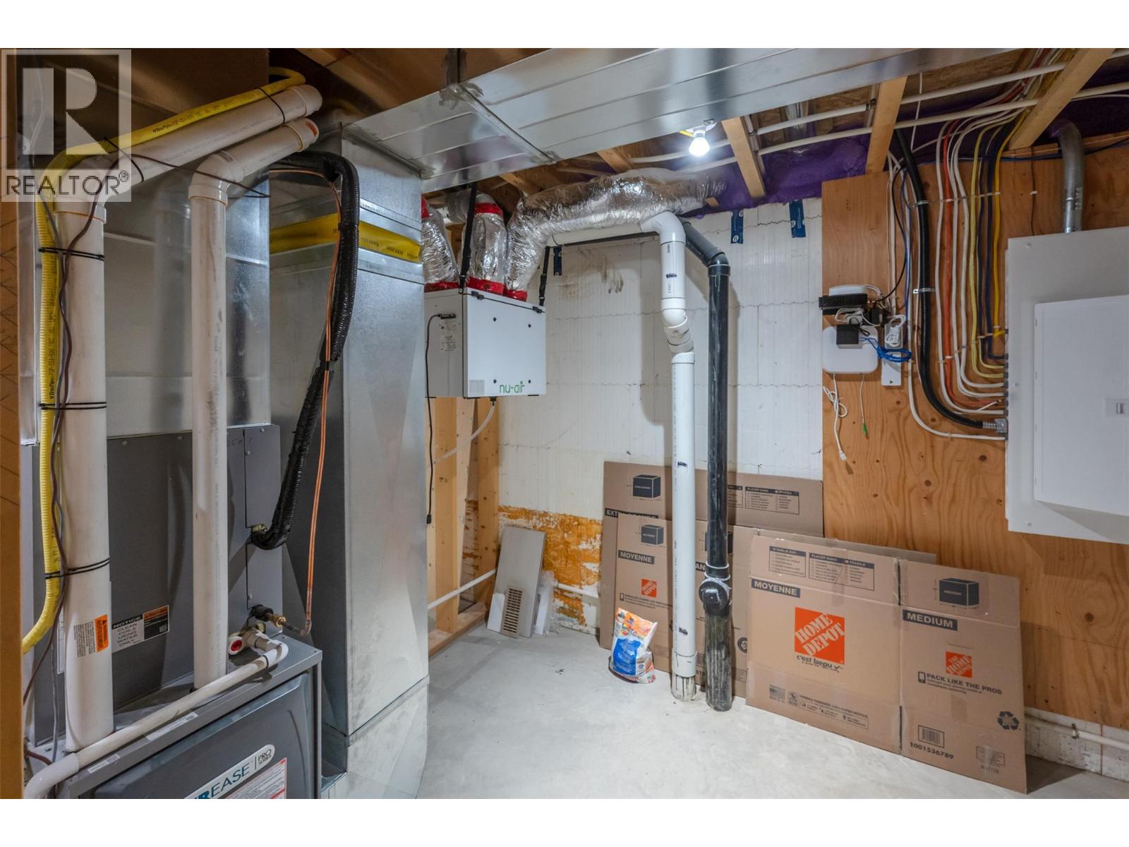 6654 Bellevue Drive, Oliver