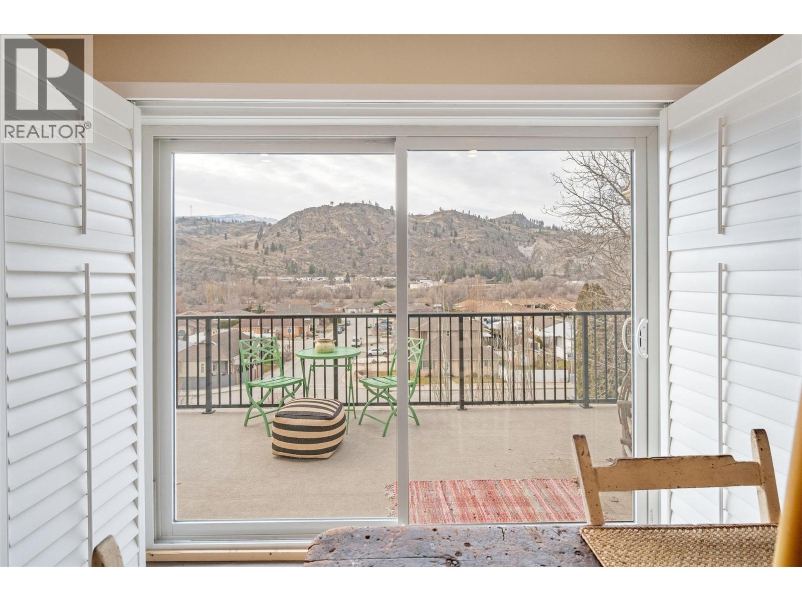 6654 Bellevue Drive, Oliver