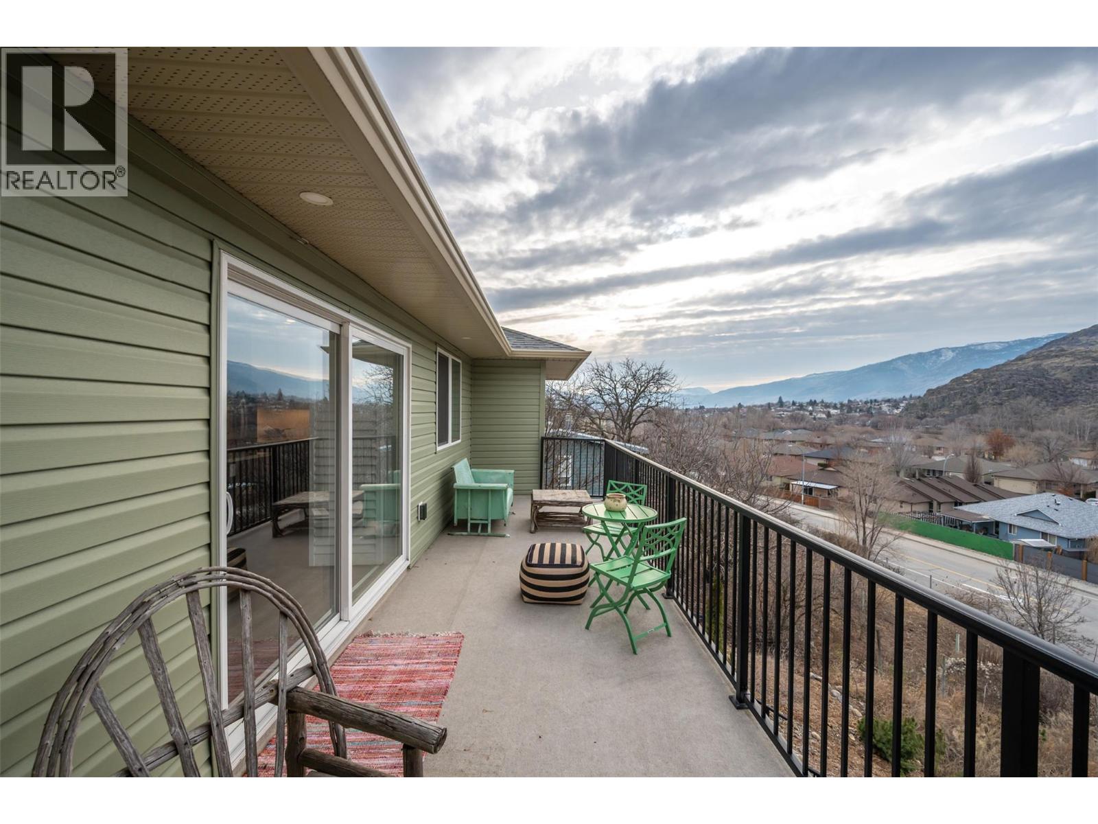 6654 Bellevue Drive, Oliver