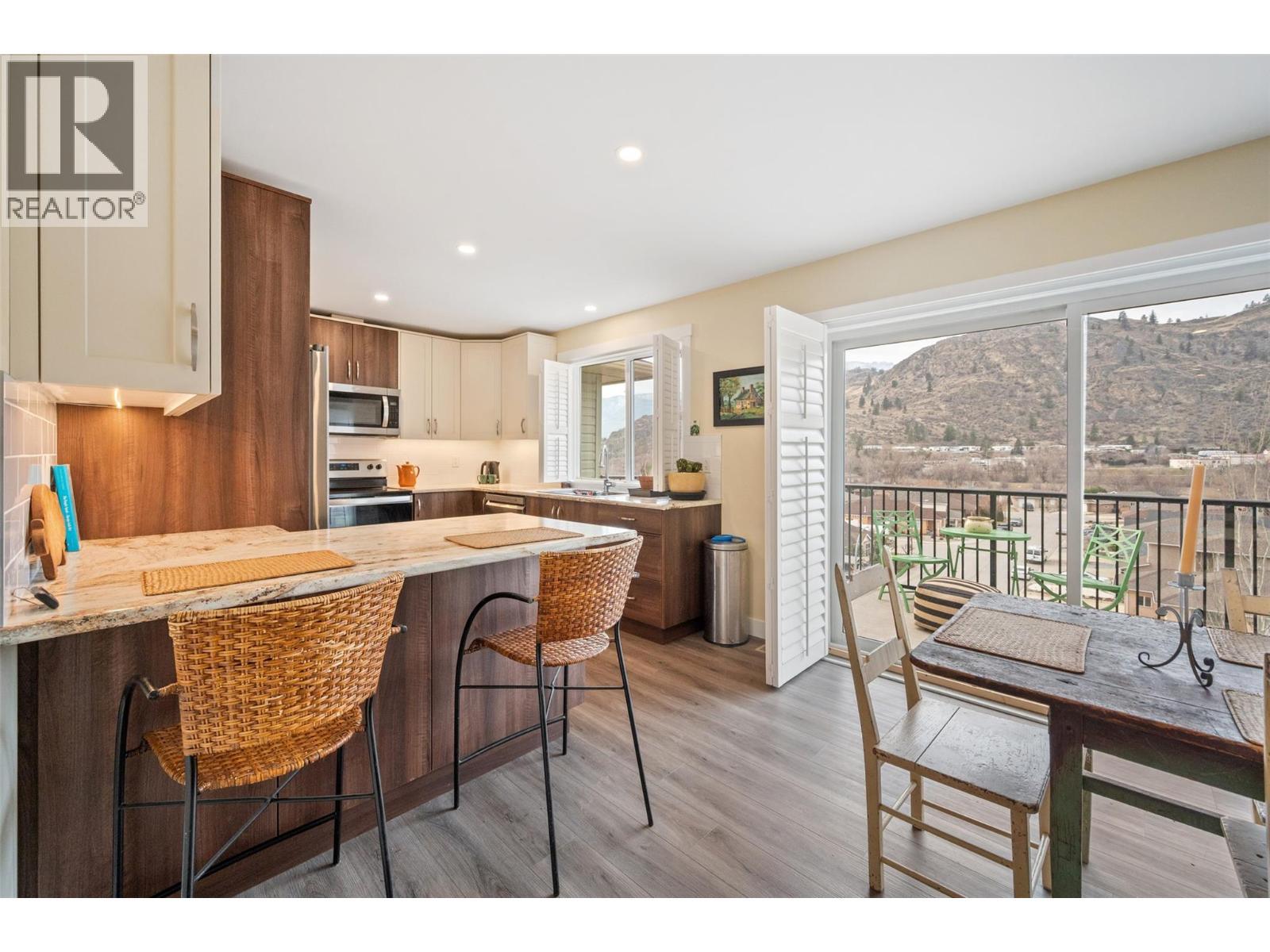 6654 Bellevue Drive, Oliver