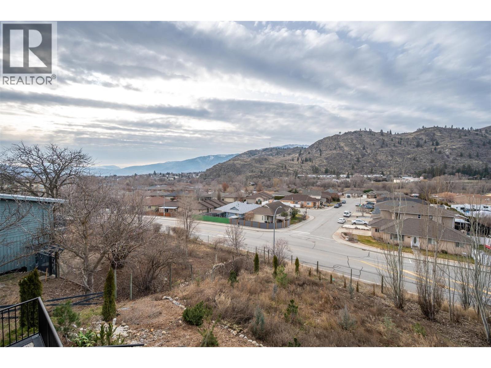 6654 Bellevue Drive, Oliver