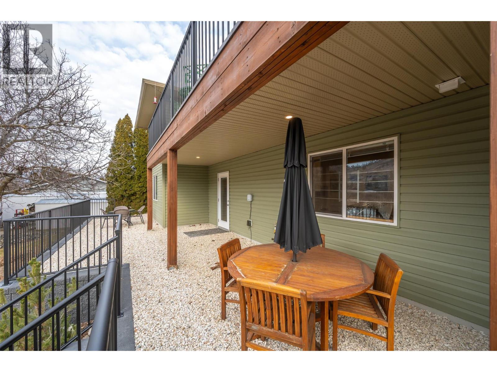 6654 Bellevue Drive, Oliver