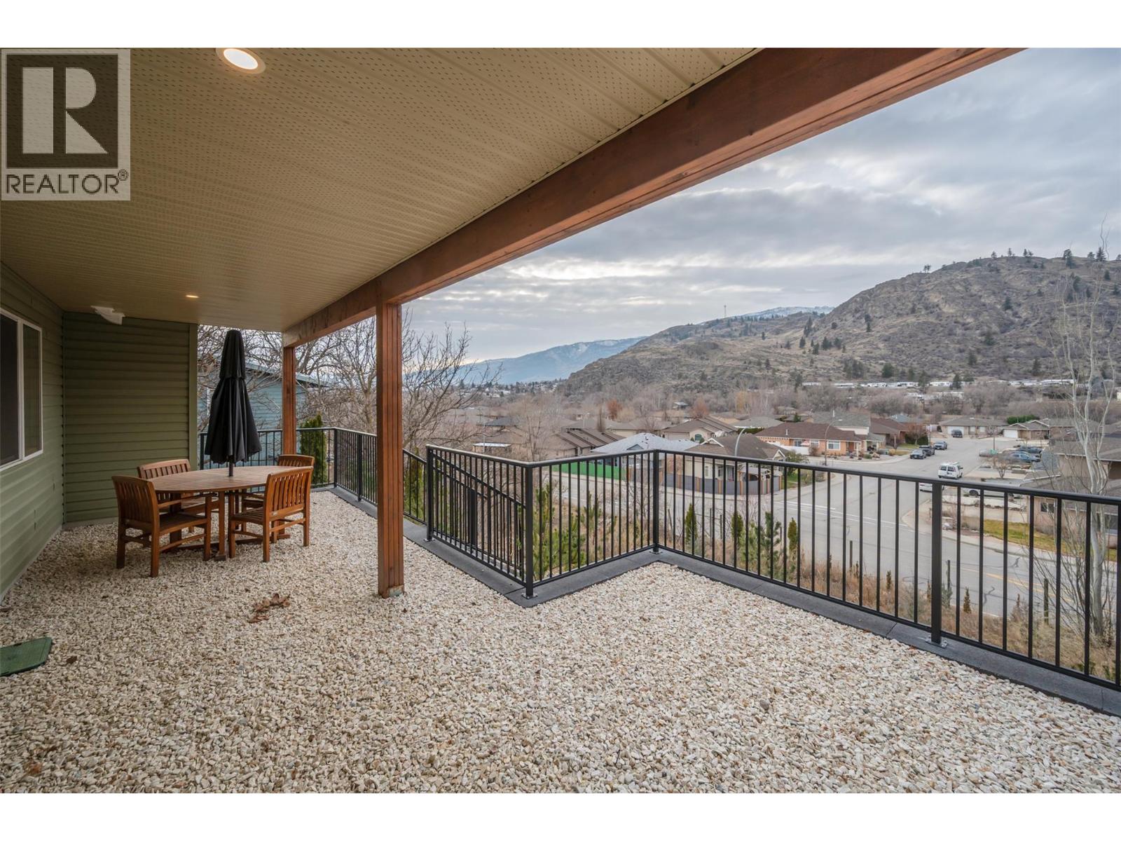 6654 Bellevue Drive, Oliver