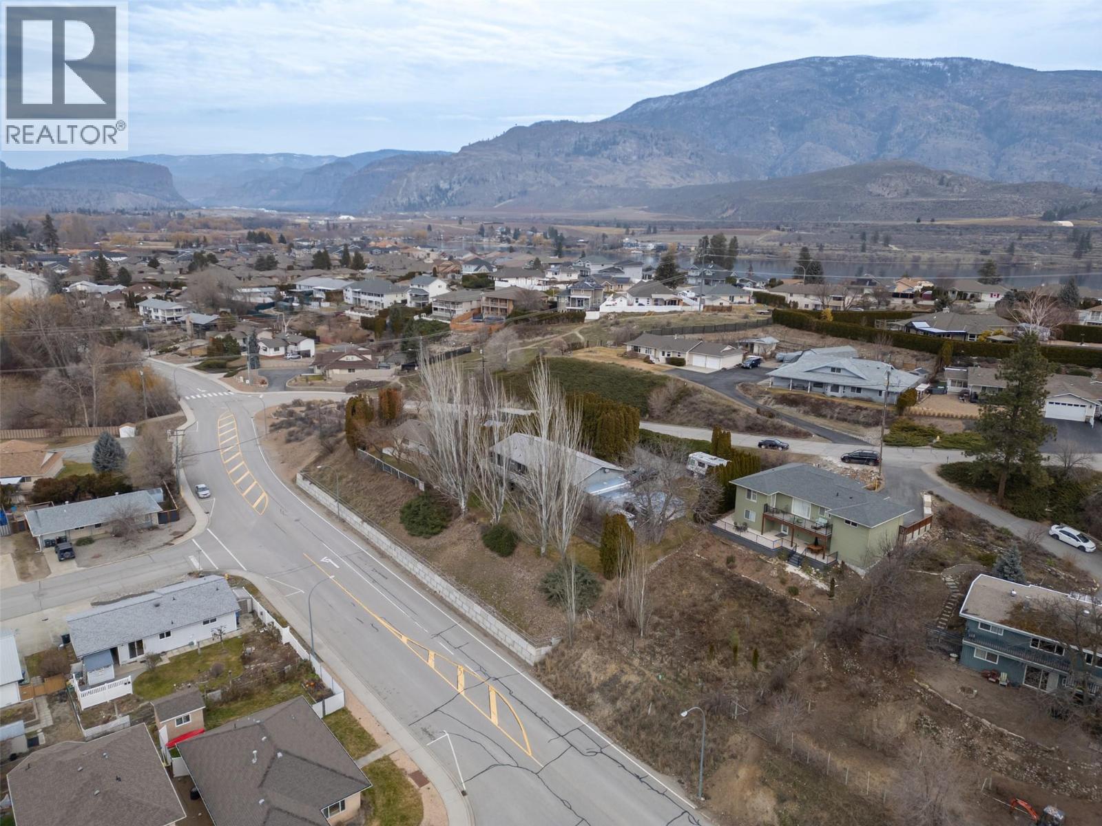 6654 Bellevue Drive, Oliver