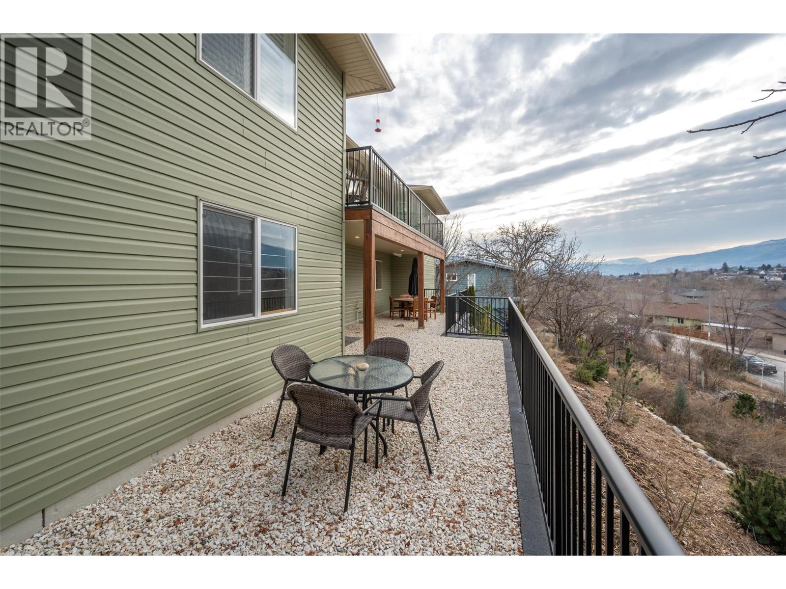 6654 Bellevue Drive, Oliver