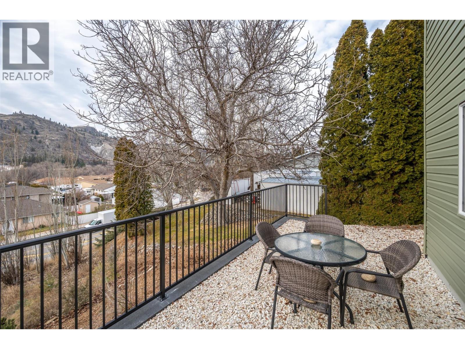 6654 Bellevue Drive, Oliver