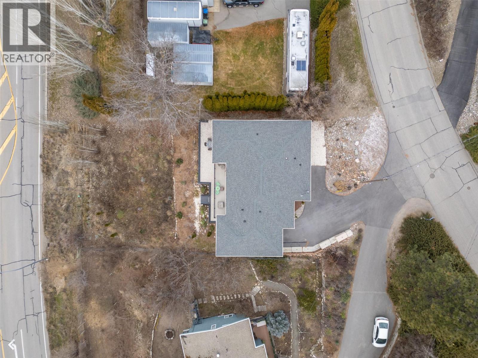 6654 Bellevue Drive, Oliver