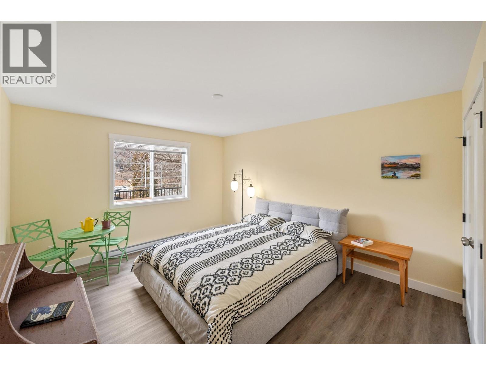 6654 Bellevue Drive, Oliver