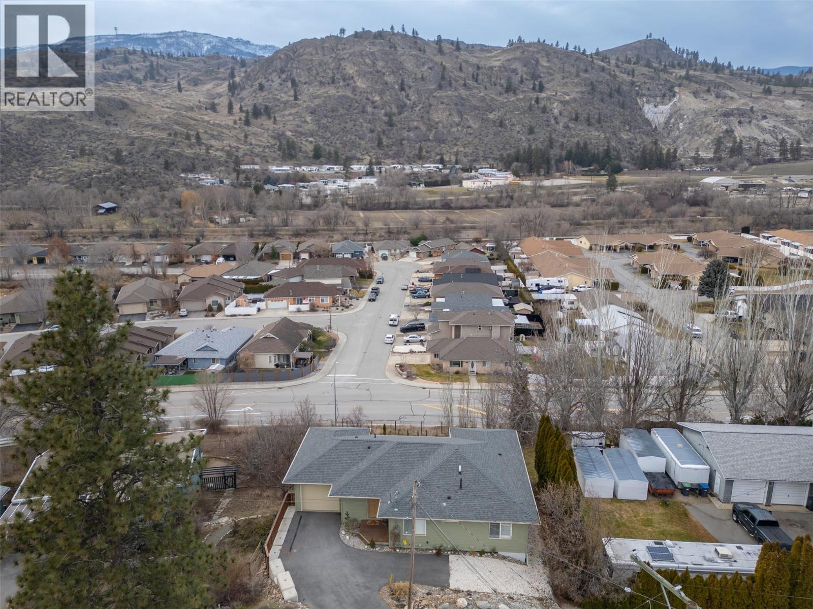 6654 Bellevue Drive, Oliver