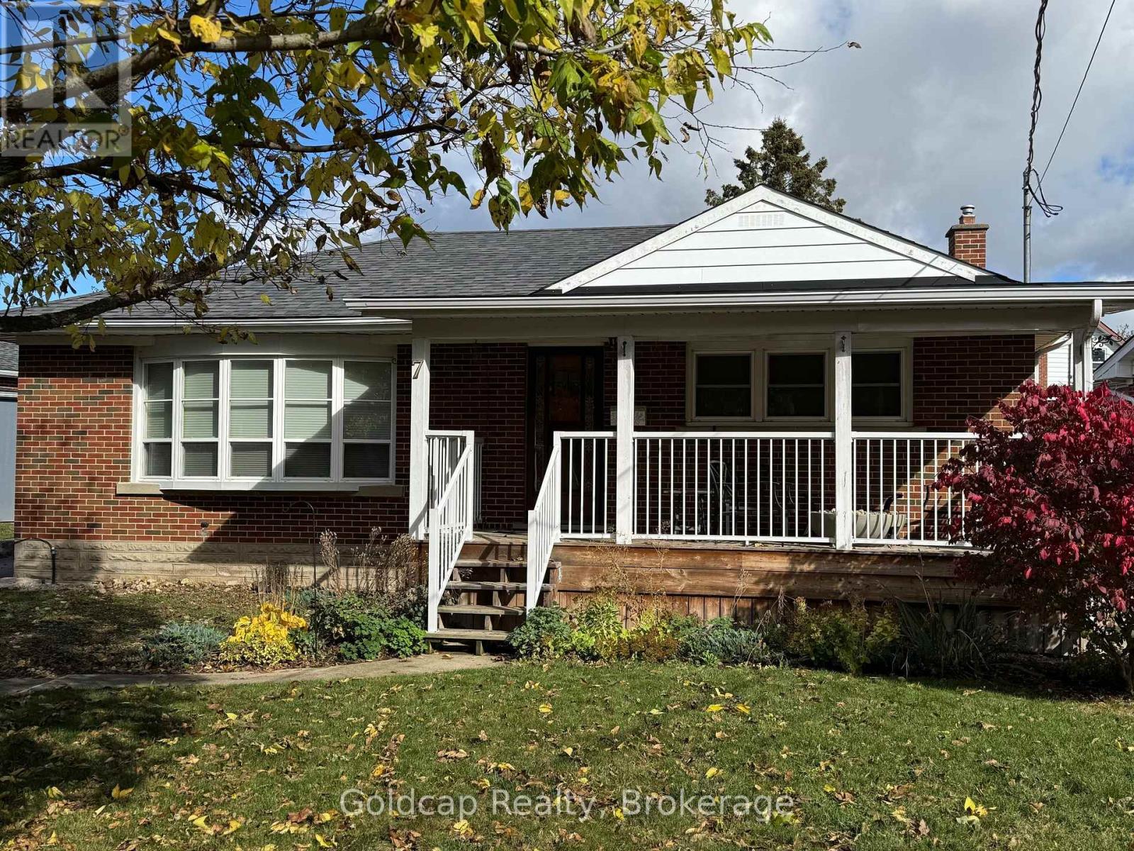 7 SKOV CRESCENT - 1