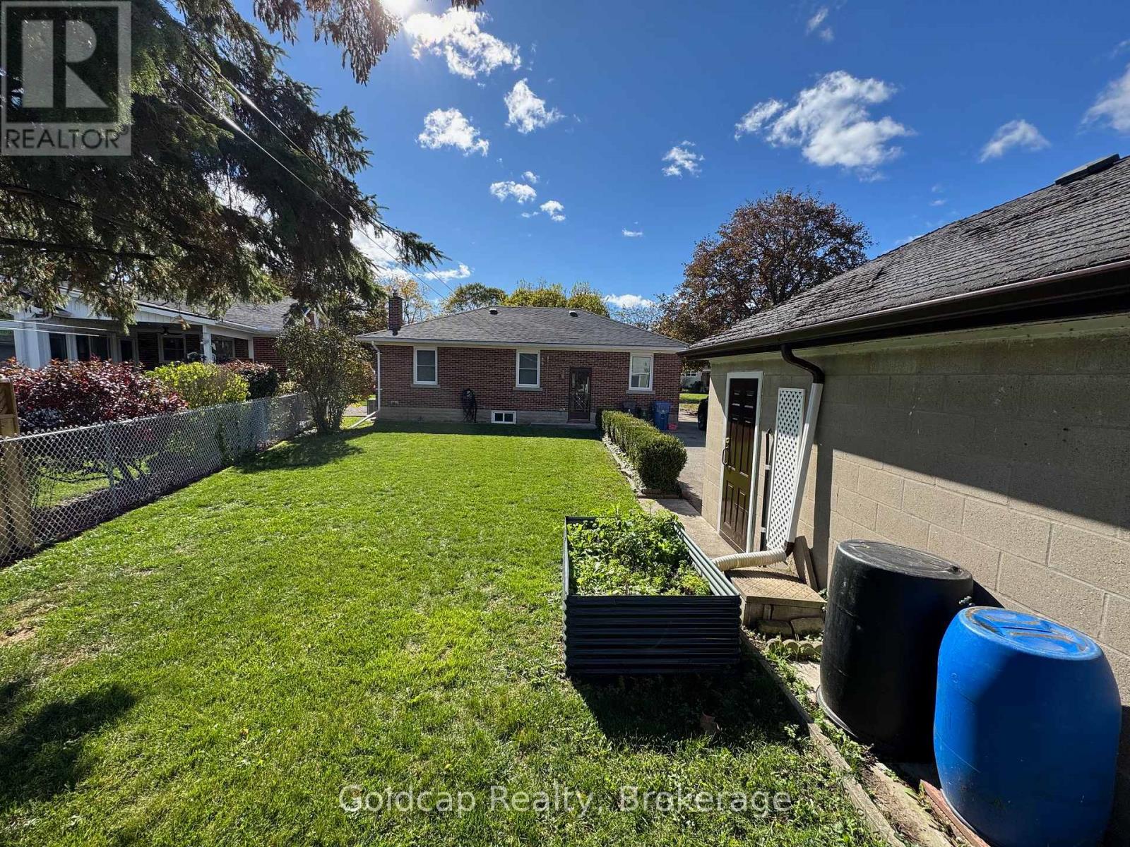 7 SKOV CRESCENT - 21