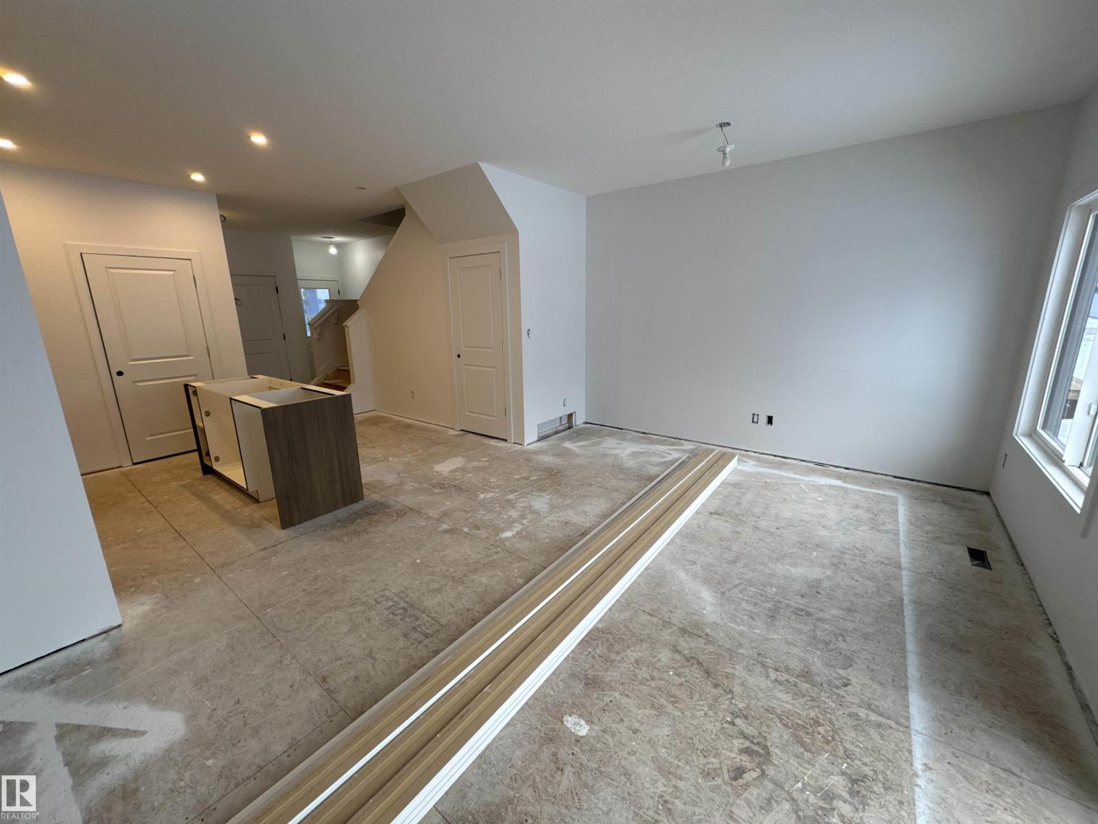 #61 5122 213A ST NW - 21