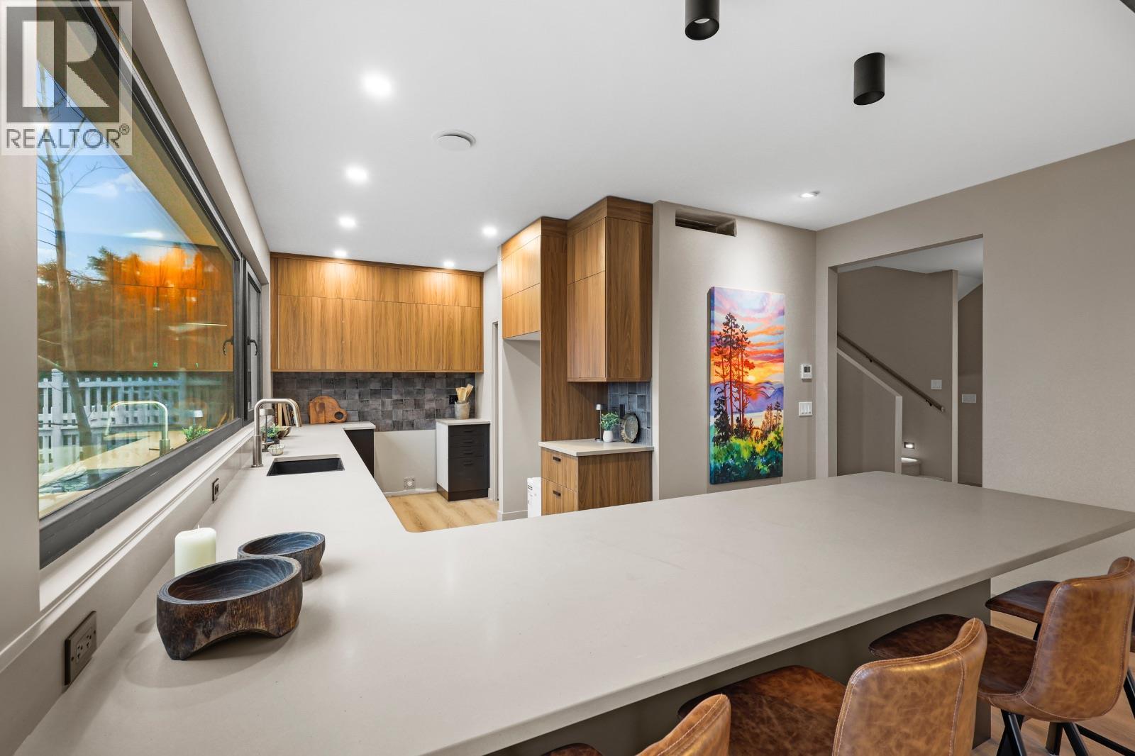 614 COWAN Street, Kamloops