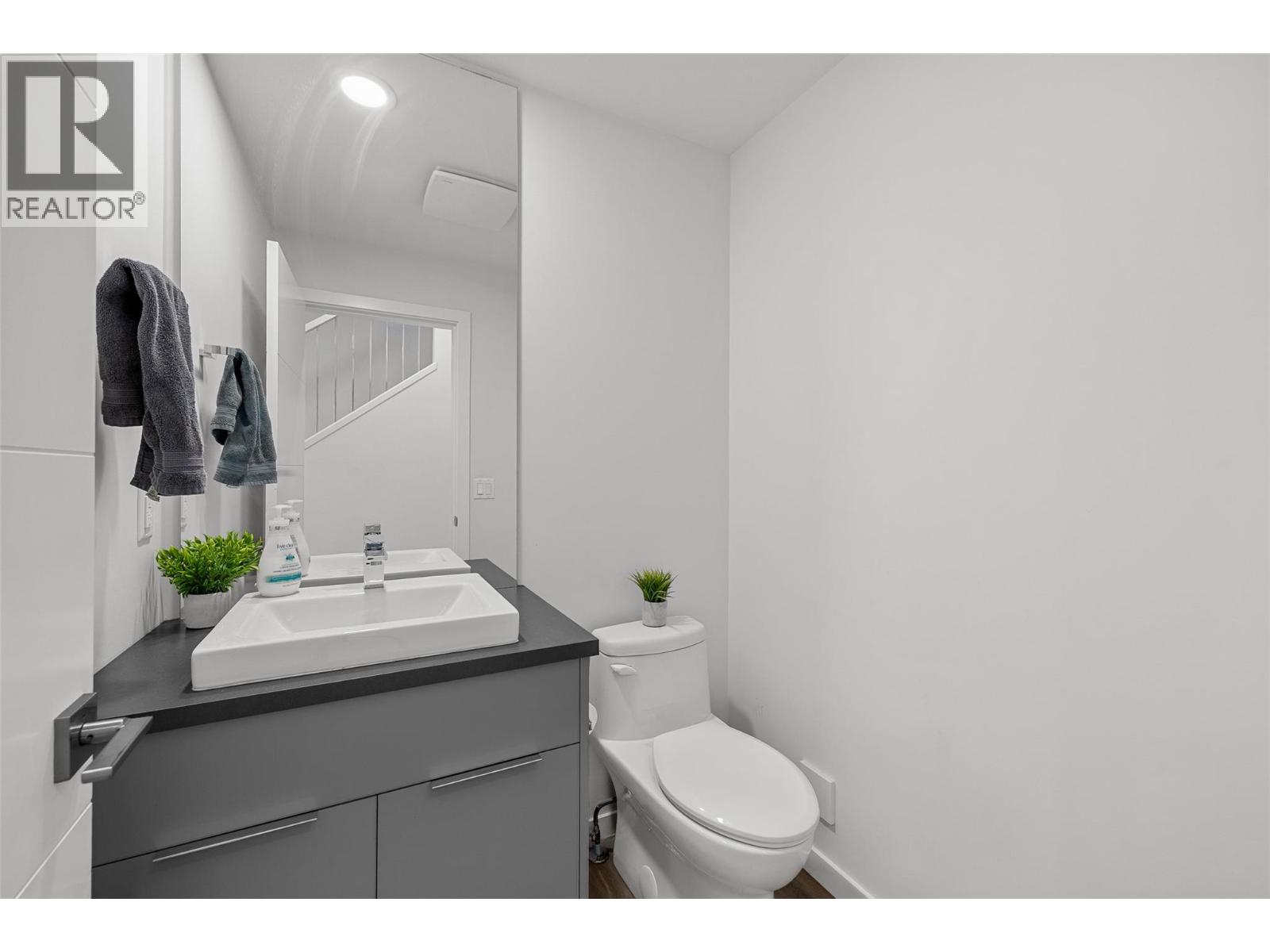  3708 Morningside Drive, West Kelowna