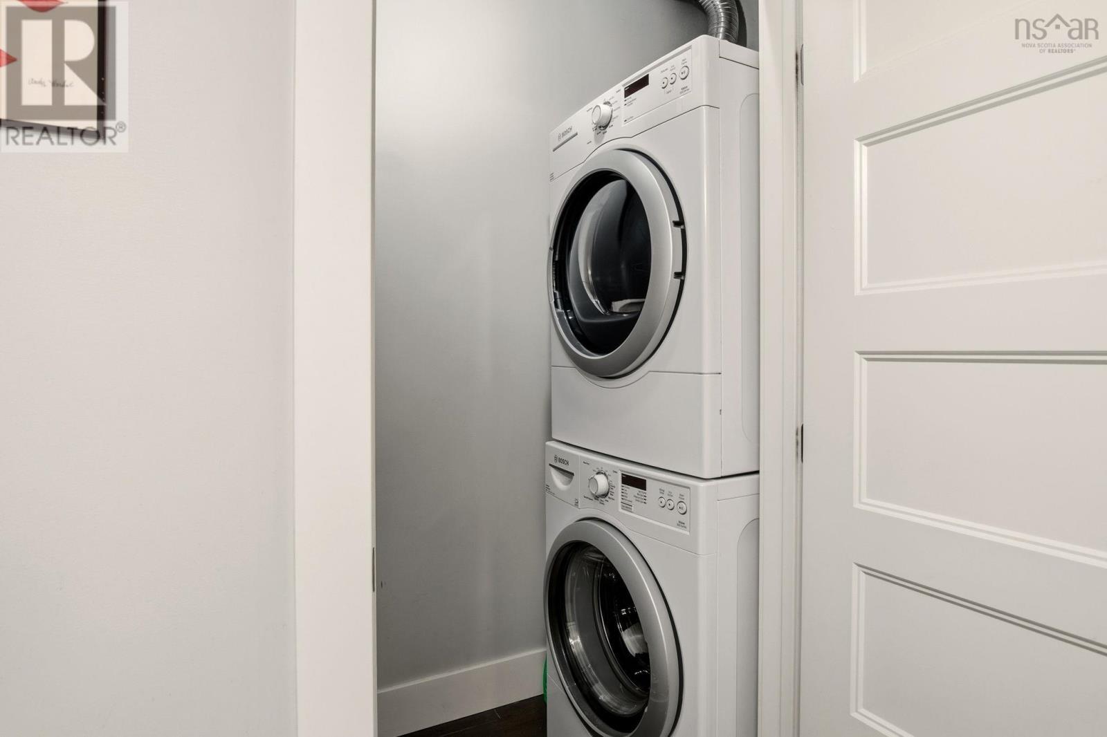 Property 22 of 33 of 503 15 Kings Wharf Place