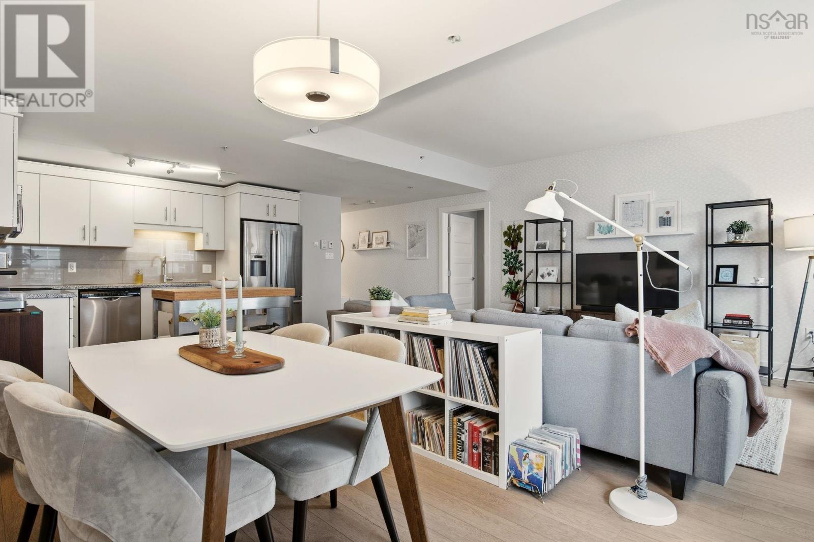 Property 13 of 33 of 503 15 Kings Wharf Place