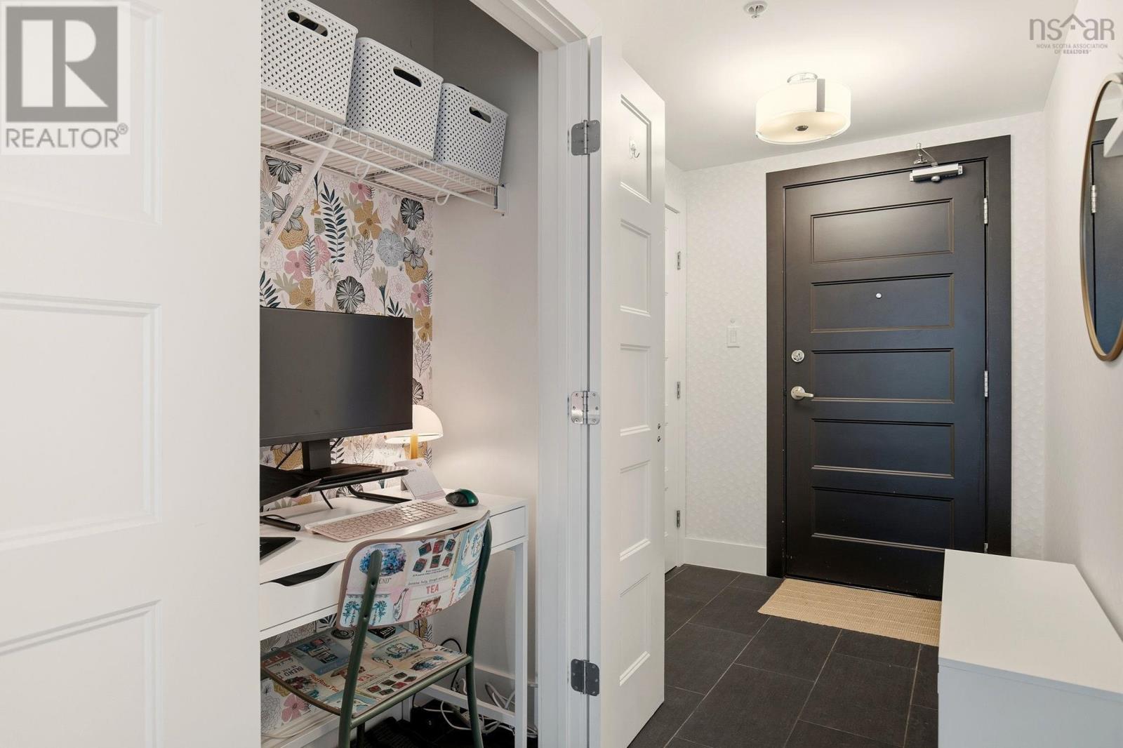 Property 6 of 33 of 503 15 Kings Wharf Place