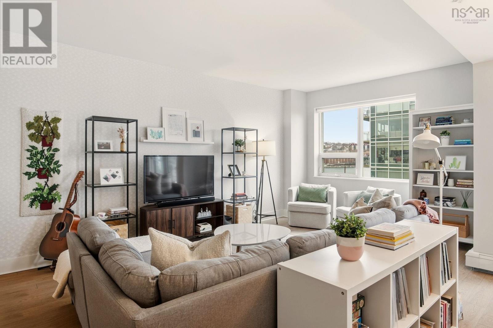 Property 14 of 33 of 503 15 Kings Wharf Place