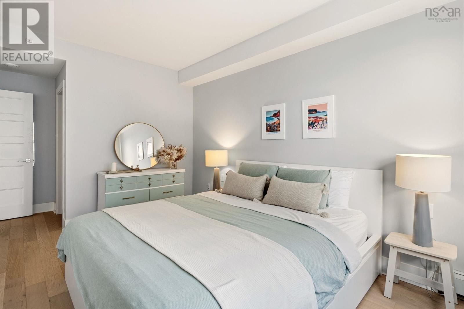 Property 19 of 33 of 503 15 Kings Wharf Place