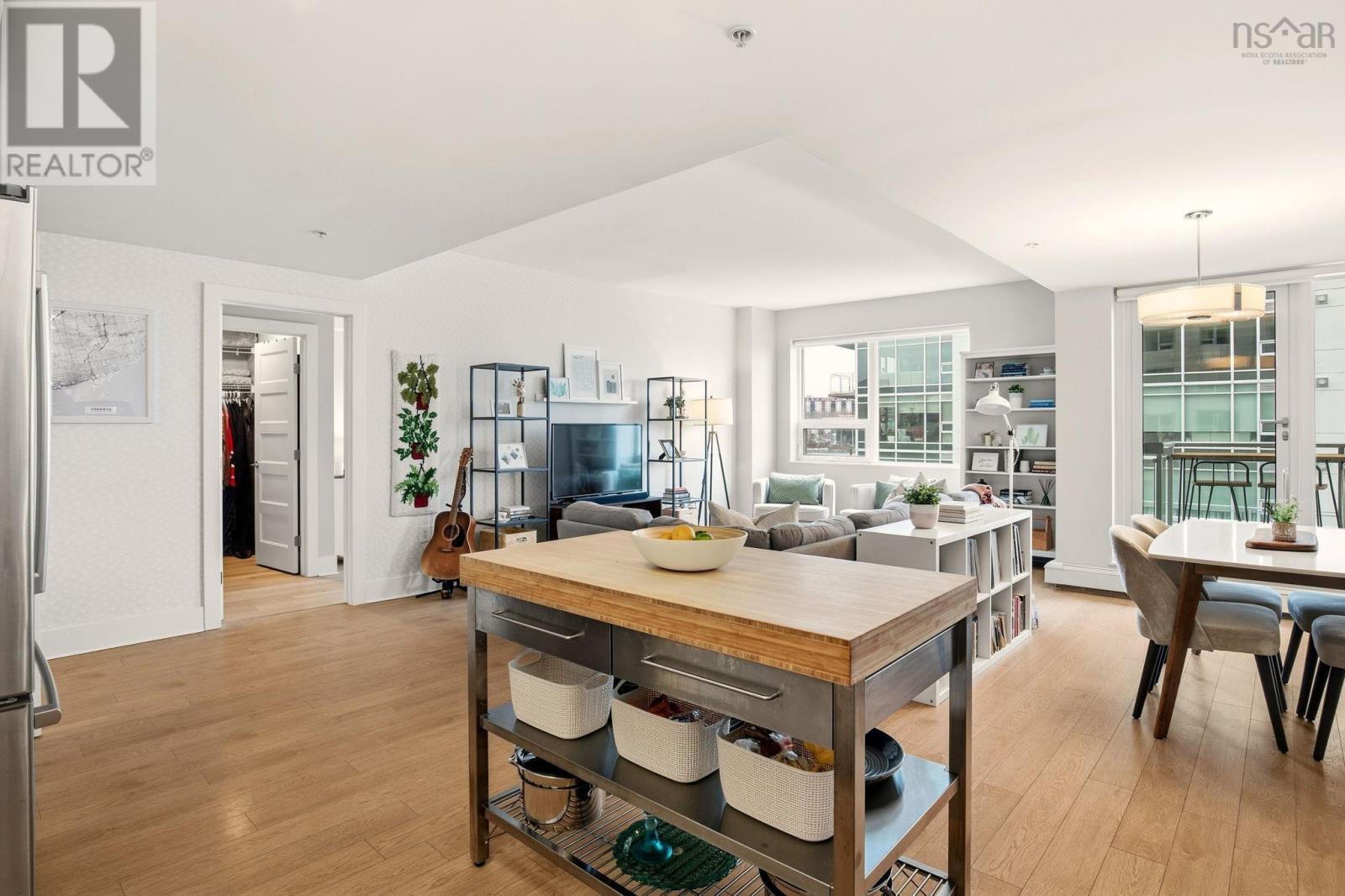 Property 9 of 33 of 503 15 Kings Wharf Place