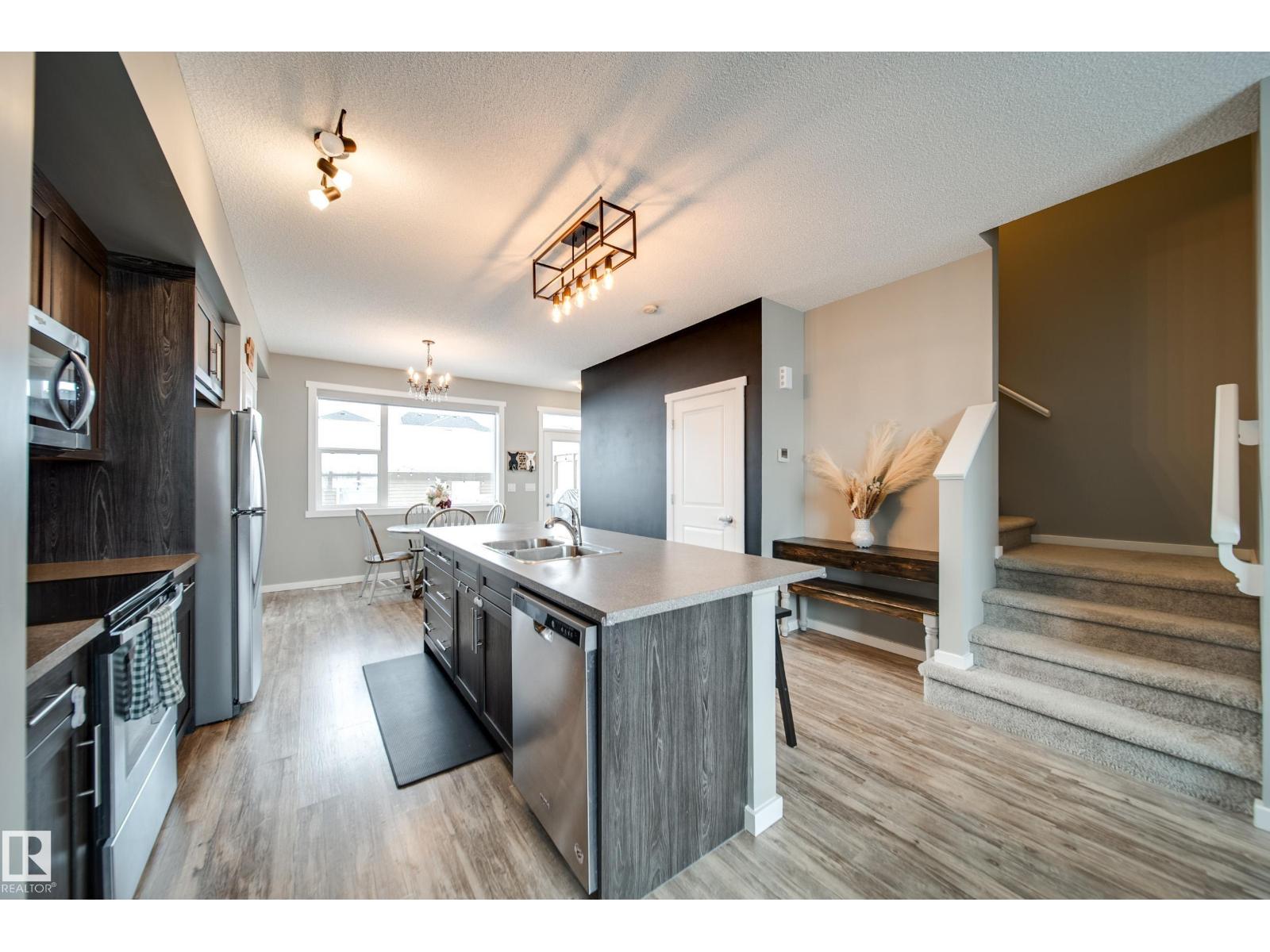 124 SOUTHFORK RD, Leduc