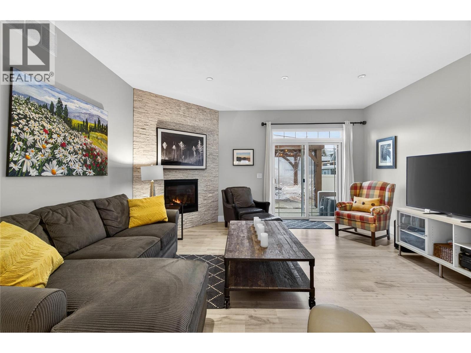 339 HUMMINGBIRD AVENUE - 21