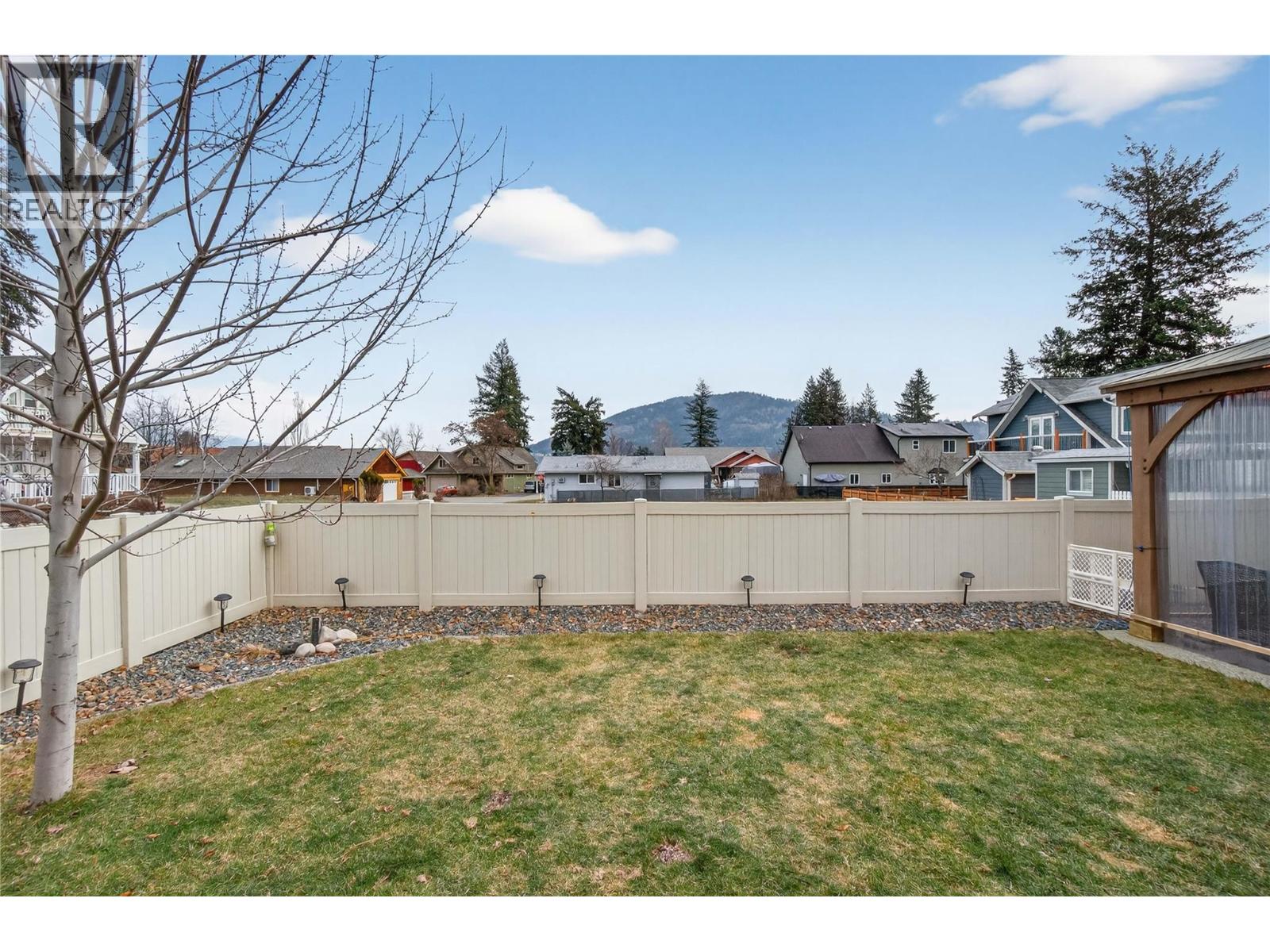 339 HUMMINGBIRD AVENUE - 53