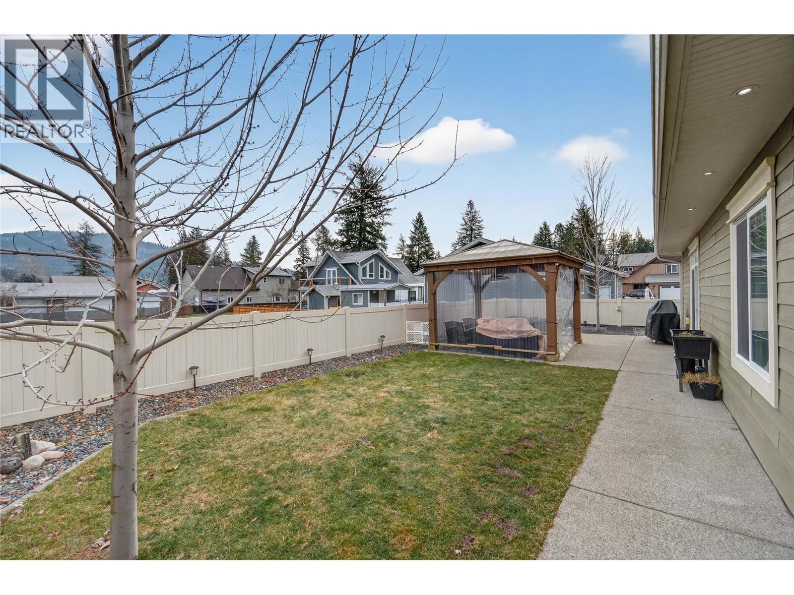 339 HUMMINGBIRD AVENUE - 52