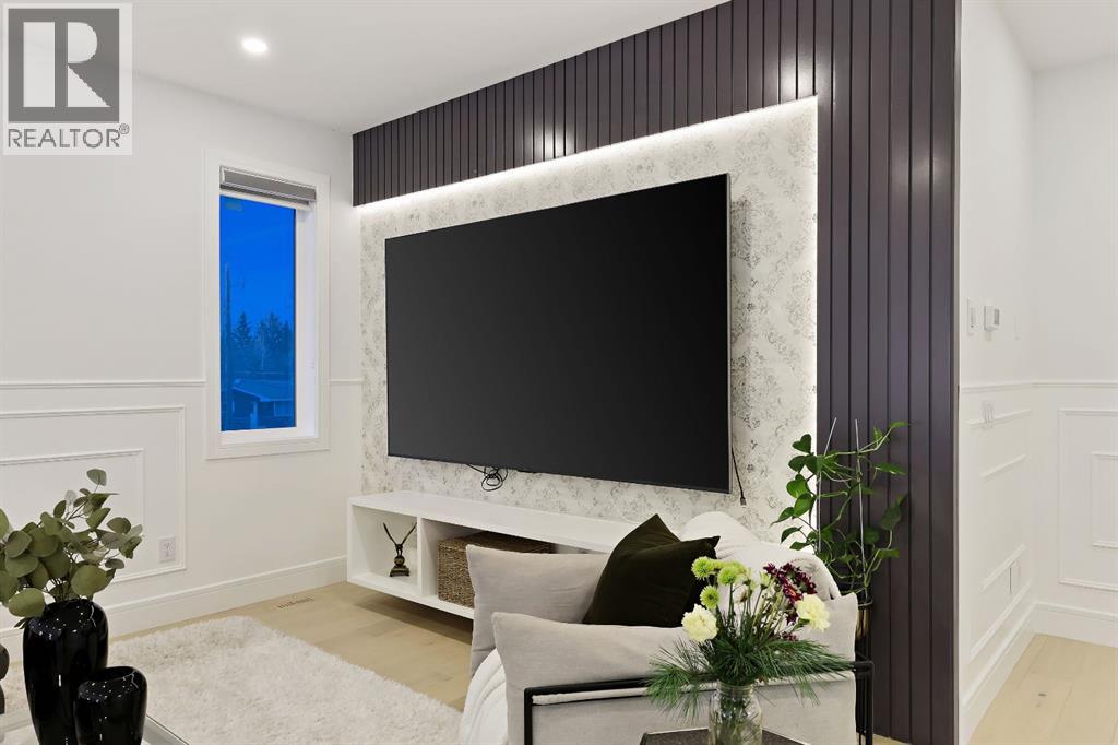 Single Family House for Sale in  Boulton Road NW Brentwood Calgary 