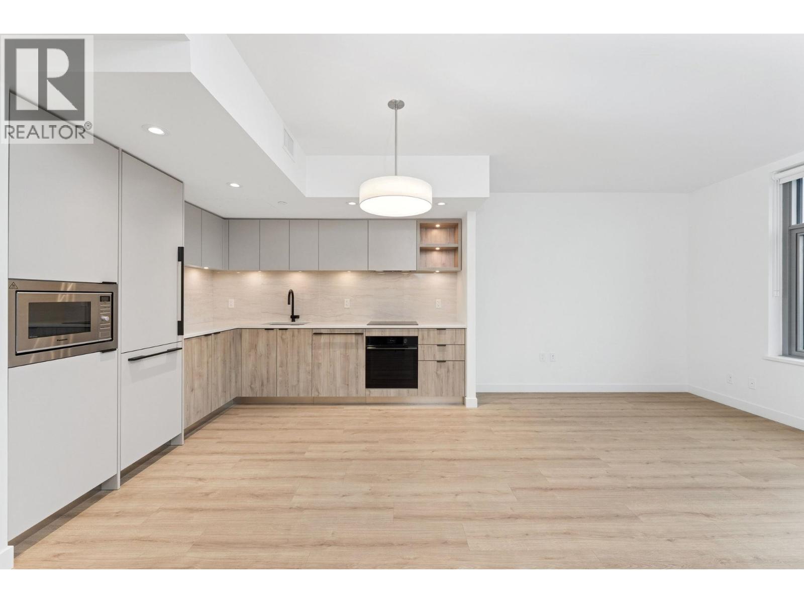 317 755 HARBOURSIDE DRIVE, North Vancouver