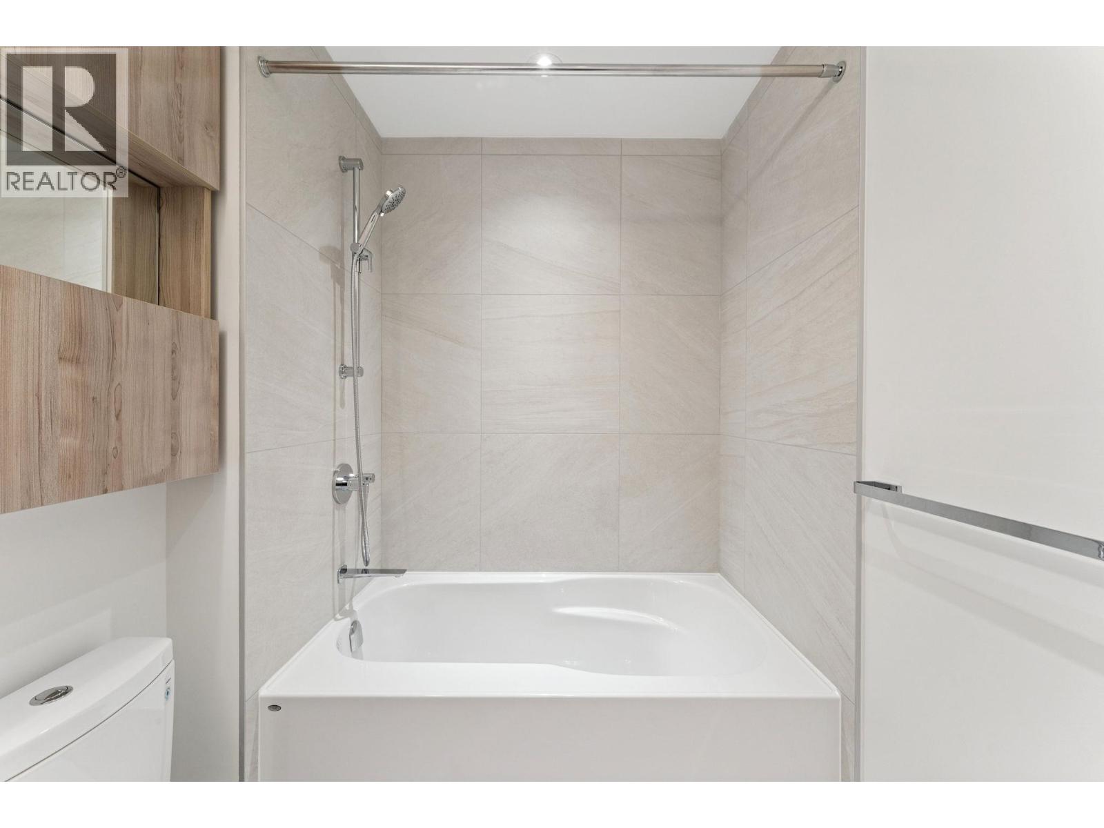 317 755 HARBOURSIDE DRIVE, North Vancouver