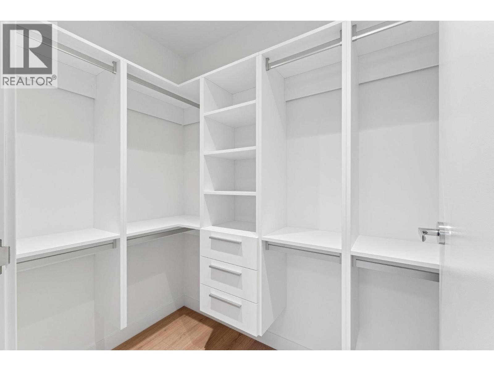 317 755 HARBOURSIDE DRIVE, North Vancouver