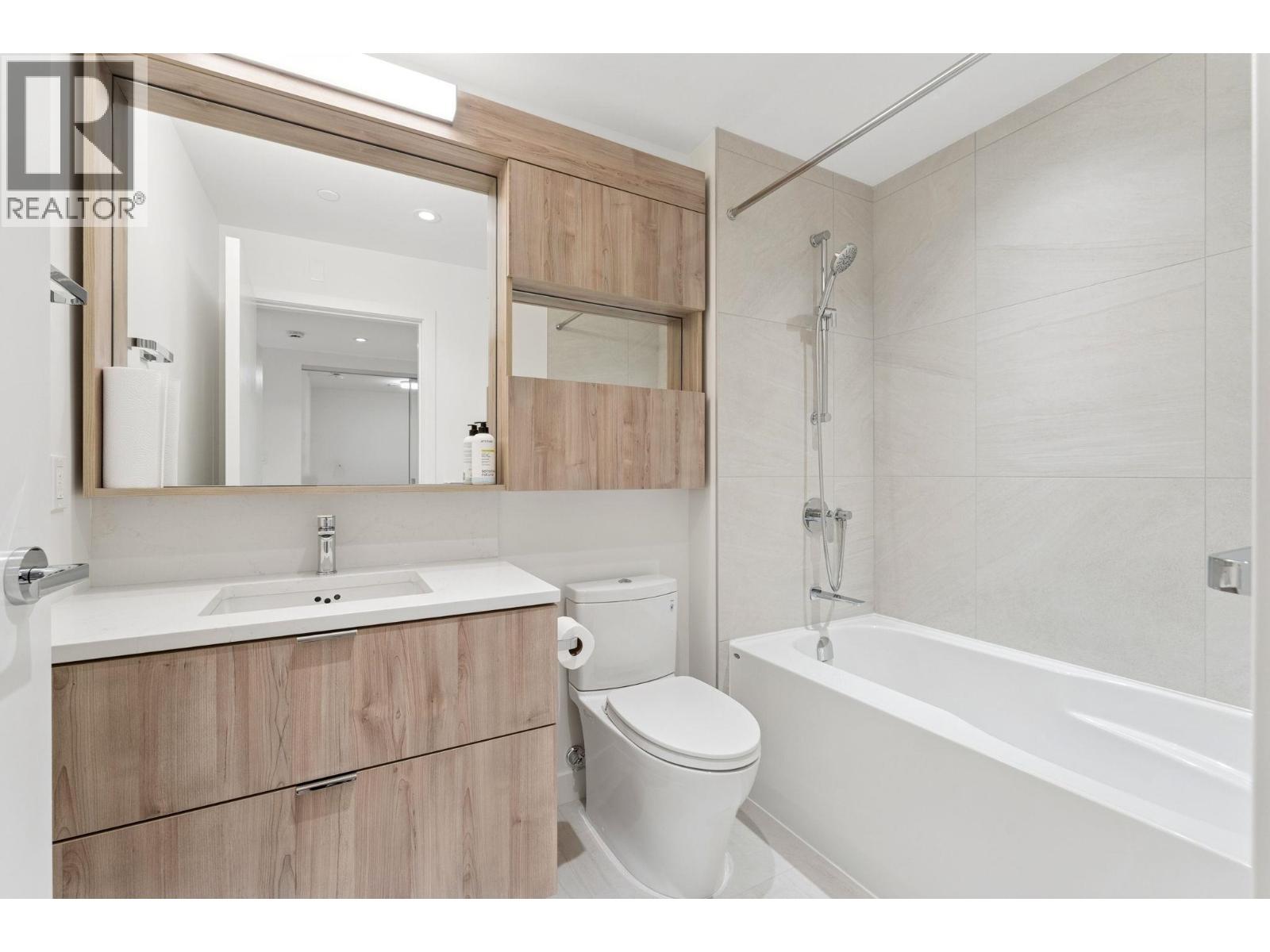 317 755 HARBOURSIDE DRIVE, North Vancouver