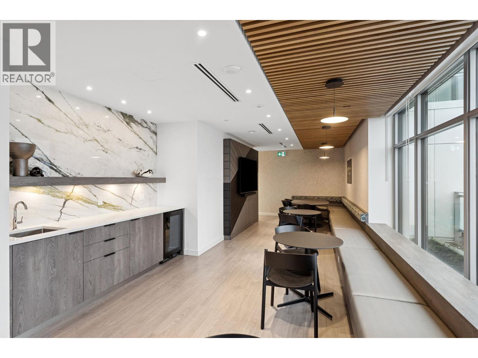 317 755 HARBOURSIDE DRIVE, North Vancouver