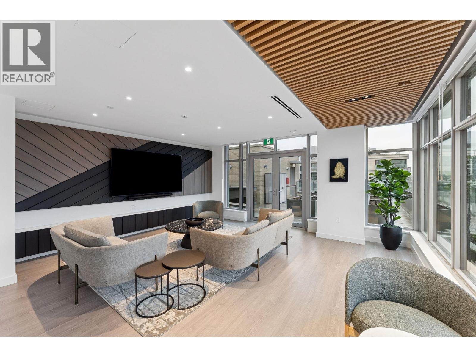 317 755 HARBOURSIDE DRIVE, North Vancouver