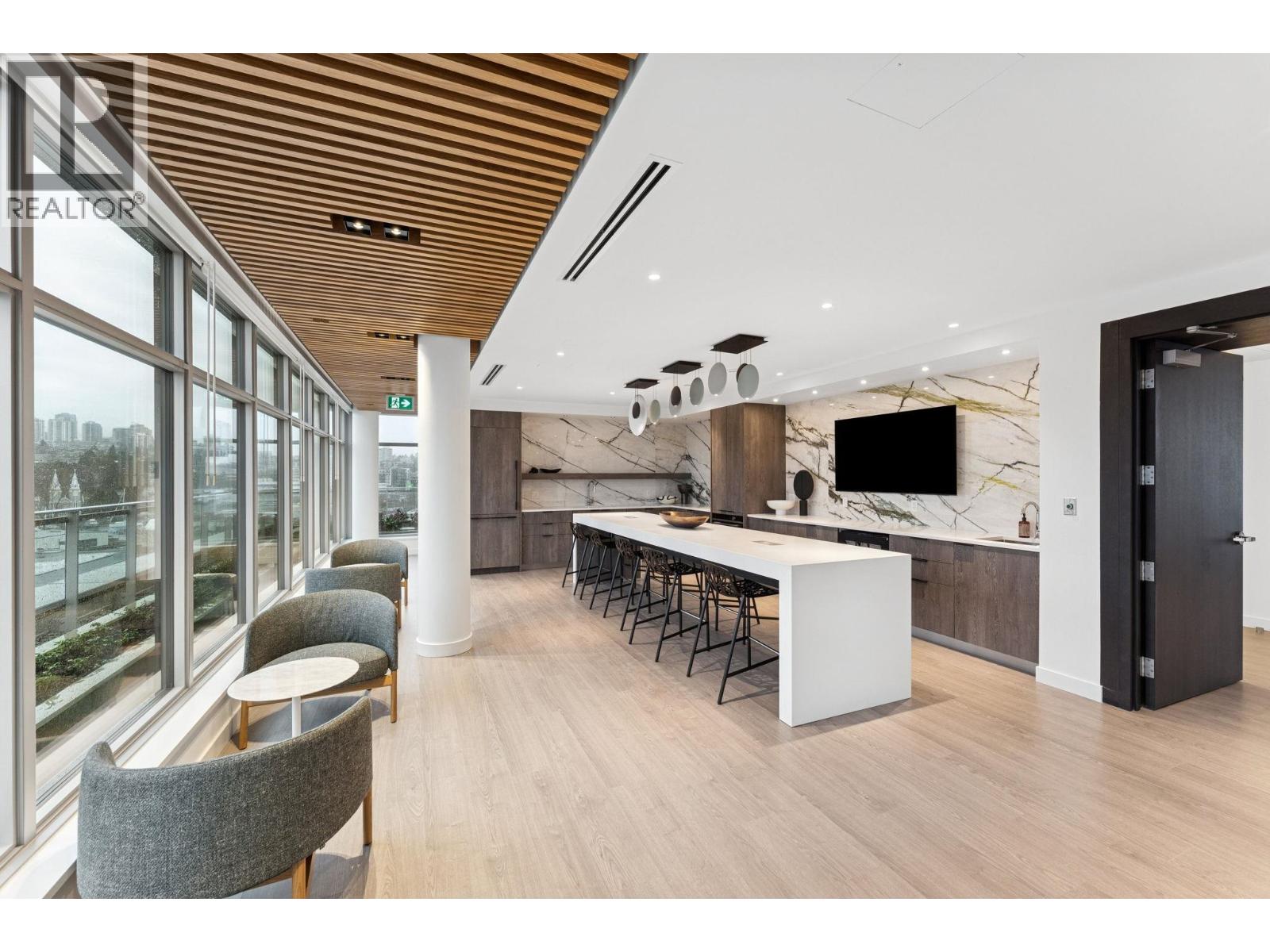 317 755 HARBOURSIDE DRIVE, North Vancouver