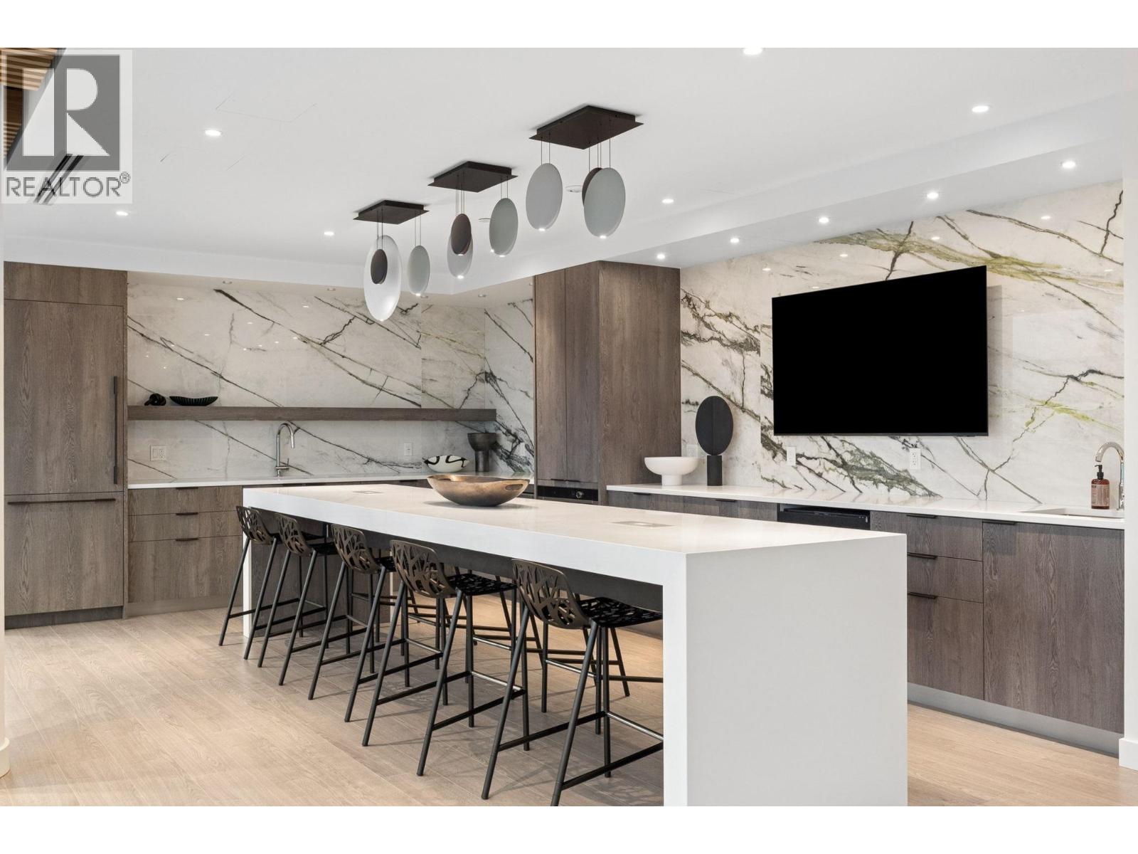 317 755 HARBOURSIDE DRIVE, North Vancouver