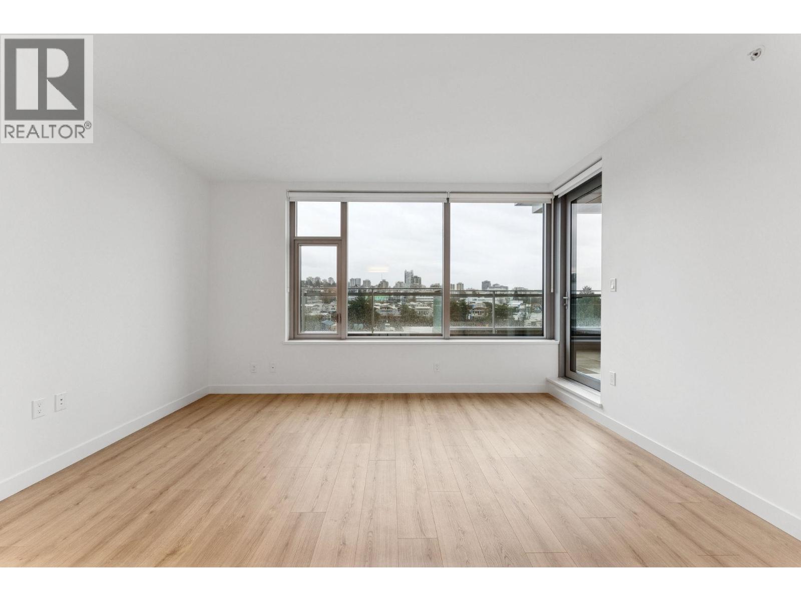 317 755 HARBOURSIDE DRIVE, North Vancouver